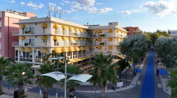 SPARTAN RACE FRONTE MARE ALL'HOTEL SAVOIA